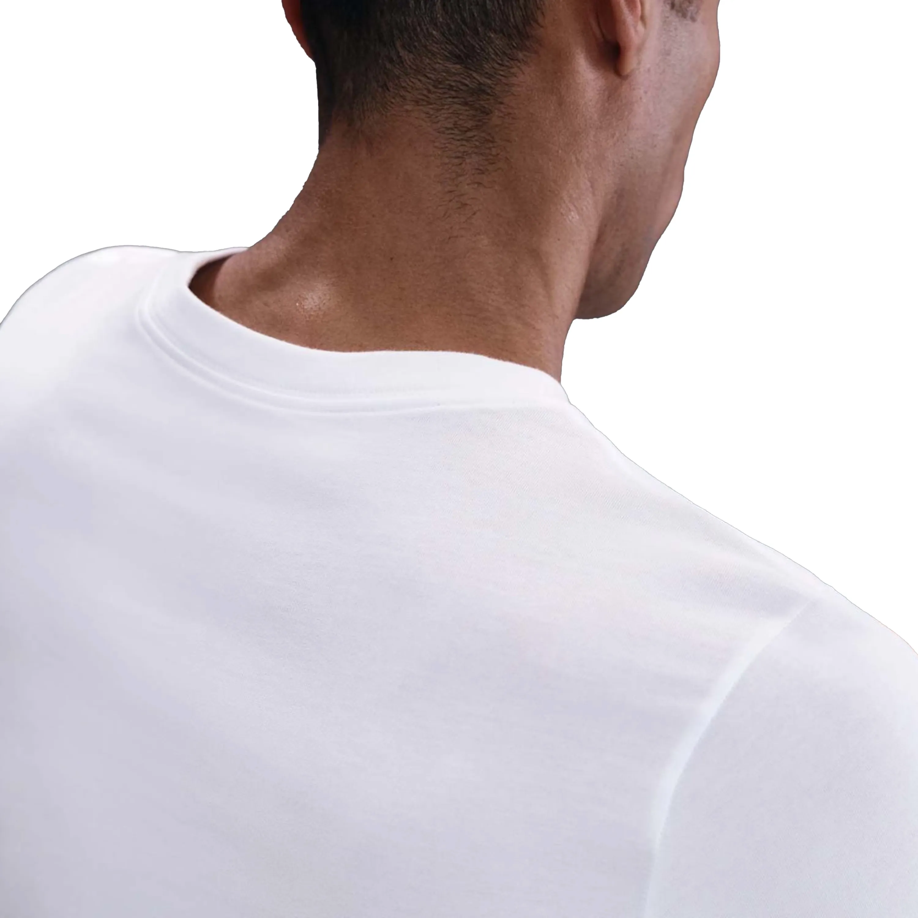 Camiseta Nike Pro Training masculina branca destacando detalhes de tecido